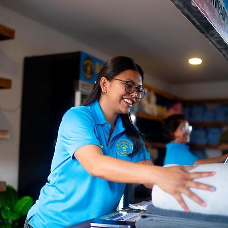 Bad Monkey Samui Hostel หาดเฉวง ภายนอก รูปภาพ