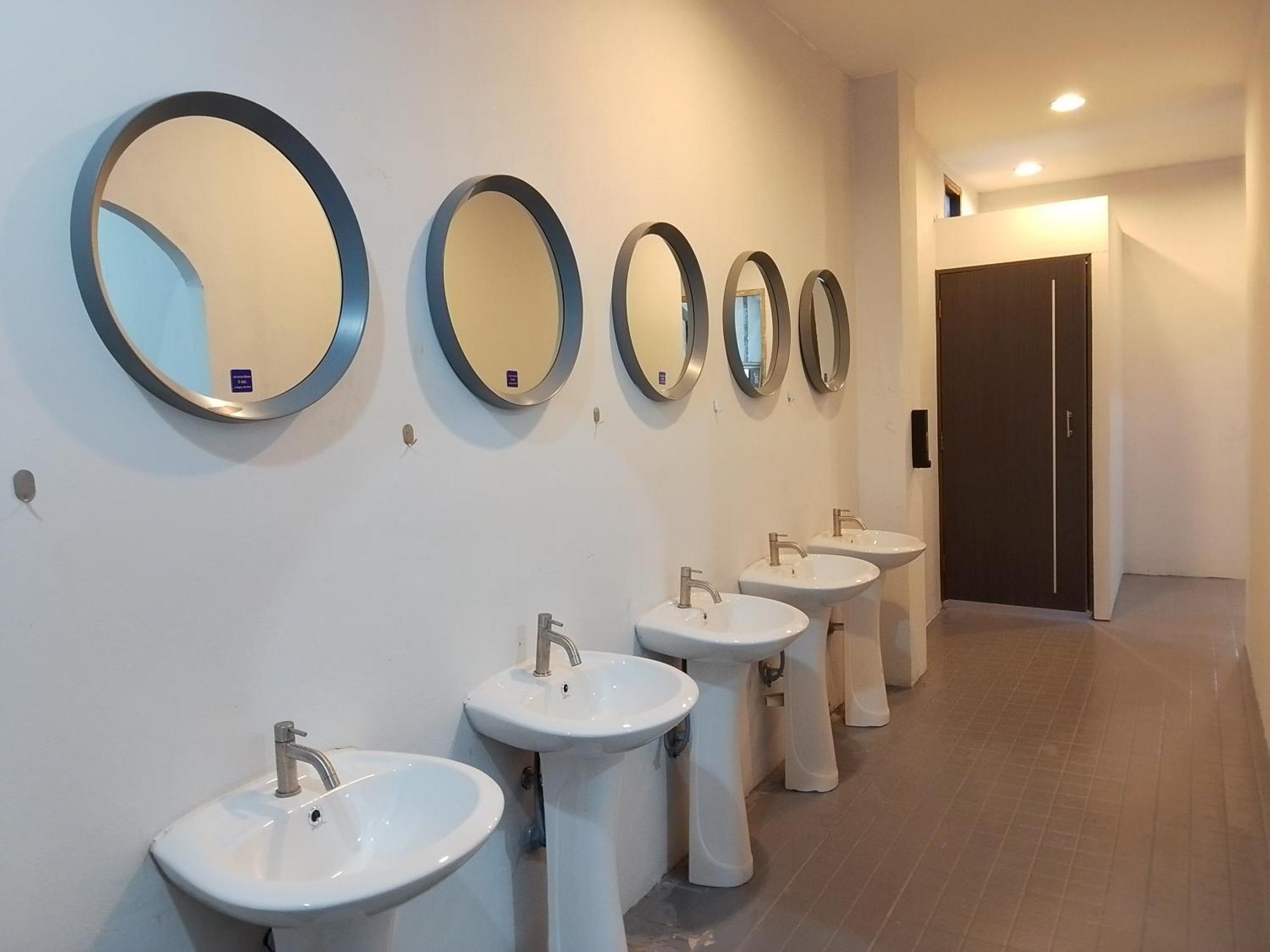 Bad Monkey Samui Hostel หาดเฉวง ภายนอก รูปภาพ