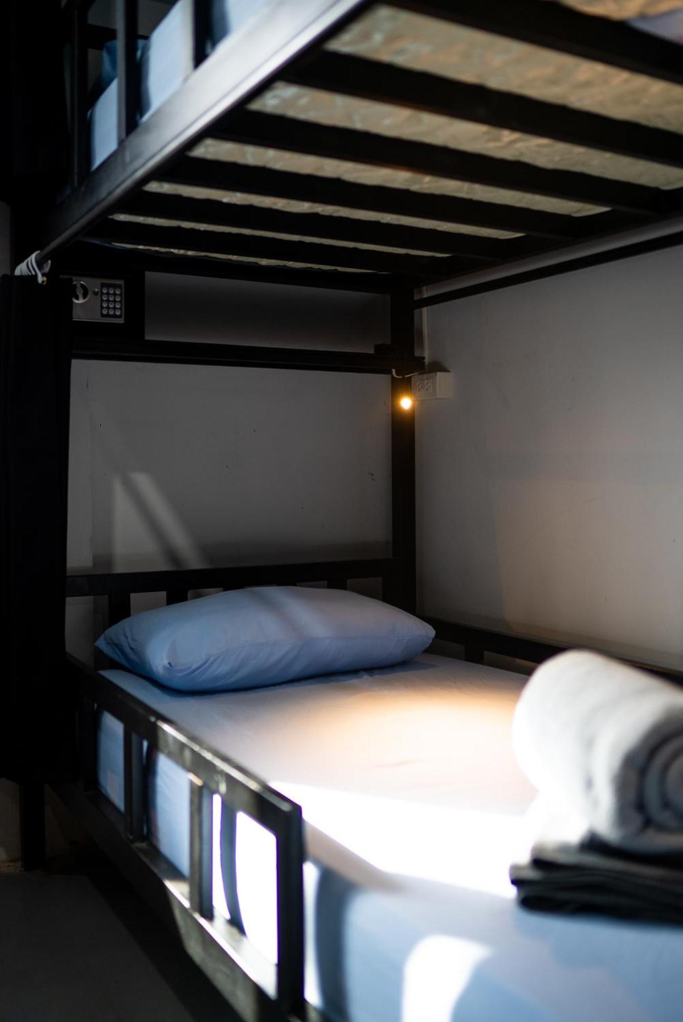 Bad Monkey Samui Hostel หาดเฉวง ภายนอก รูปภาพ